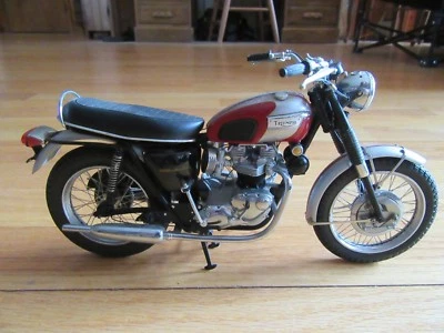 CL/FRANKLIN MINT 1969 TRIUMPH BONNEVILLE 1:10 SCALE DIECAST MOTORCYCLE/BIKE! - Image 1 of 4