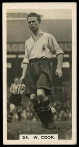 Pattreiouex - 'Footballers in Action' (1934) - W. Cook (Bolton Wanderers) - Picture 1 of 2