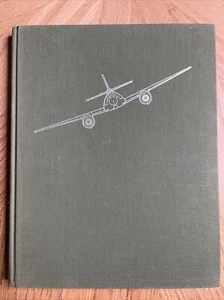 Messerschmitt Me 262 Arrow To The Future By Smithsonian Institution Press - Picture 1 of 11