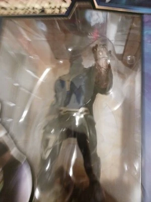 Avengers: Infinity War THANOS Gallery Diorama Figure Diamond Select Toys Marvel - Imagem 1 de 4