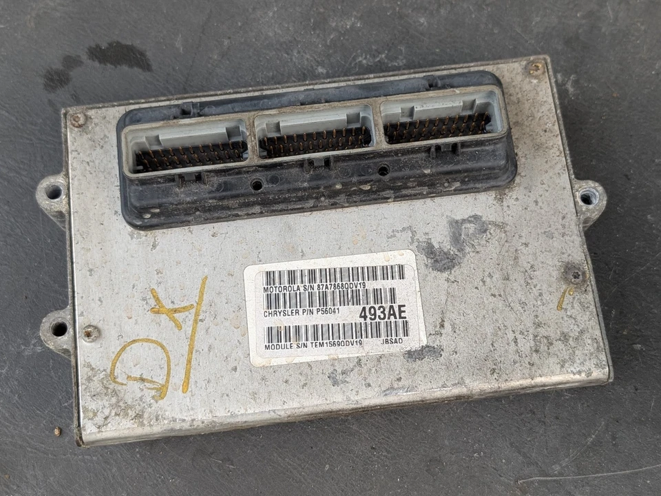 吉普大切诺基 WJ 1999 56041493AE 发动机电脑模块 4.0 ECM 56041493 — 第 1/1 张图片