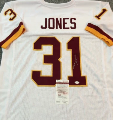 Camiseta blanca firmada por Matt Jones de los Washington Redskins (certificado de autenticidad JSA) ex Florida Gator  Foto 1 de 4