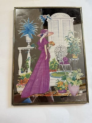 Arte de parede década de 1970 Coby pintada espelho emoldurado Lady Garden 15" x 11" - Imagem 1 de 4