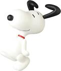 VCD Vinyl Collectible Dolls No.383 HOPPING SNOOPY 1965 Ver. Figure