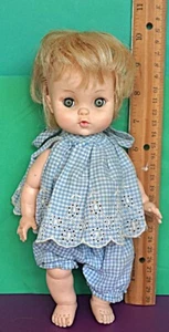 Effanbee 10" kleine Gummipuppe blonde Haare Schlafaugen trinken & nass orig. Kleidung - Bild 1 von 10