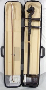 Antico strumento a corda cinese Erhu in legno di alta qualità vintage con arco e custodia - Foto 1 di 21