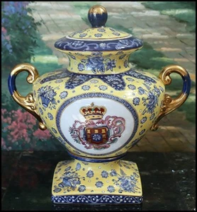Tarro de porcelana italiano vintage con tapa con símbolo de escudo de armas oro amarillo azul - Imagen 1 de 11