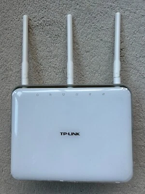 TP LINK ROUTER - AC1750 C8 WIRELESS DUAL BAND GIGABIT - BUNDLE WITH AC ADAPTER - Image 1 of 2