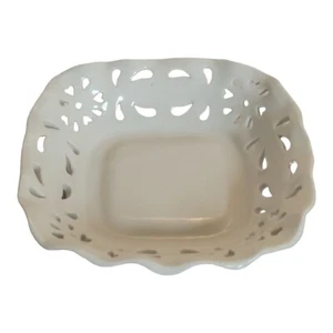 Weiß Porzellan Netz Herz Ausschnitte Quadrat Schmuck Süßigkeiten Schmuck Schale  - Bild 1 von 10