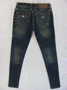 Rock Revival Jessica ajustada en S14 - bolsillos con solapa - flor de lis - talla 26 - nuevo con etiquetas - Imagen 1 de 12