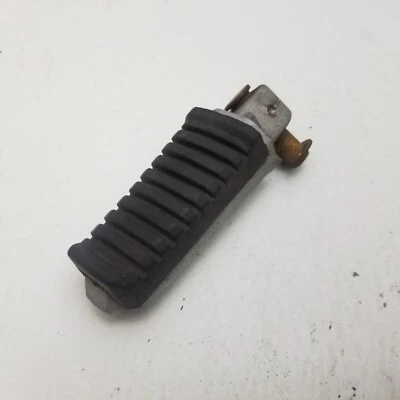 Kawasaki GPZ750 ZX750A 1985 reposapiés de pasajero trasero izquierdo Foto 1 de 4