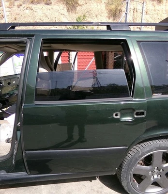 puerta trasera lh 100520 para VOLVO V70 2.4 G RANCHERA 1997-2000 1998 Foto 1 de 4