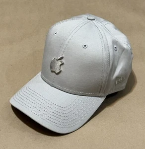 Gorra Apple Logo New Era 9Forty Ajustable SnapBack Gris Usada - Imagen 1 de 6