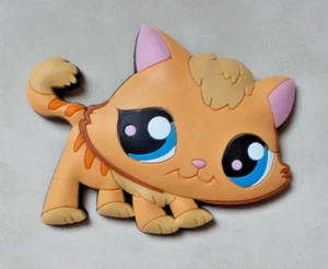 LITTLEST PET SHOP LPS HASBRO MAGNETIC MAGNET AIMANT EN RELIEF CAT CHAT "© 09" - Imagen 1 de 3