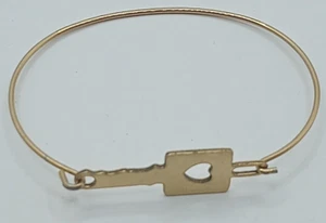 12k Gold filled heart shaped Key Bracelet - Picture 1 of 2