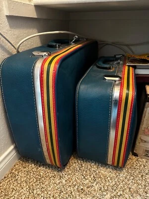 Ventura 'Cosmetic Blue' Vintage Luggage Set - Image 1 of 3