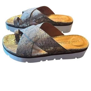 Gentle Souls Lilly Leather Platform Sandal Toe Ring Cross Straps Snake NEW 9.5 - Picture 1 of 11