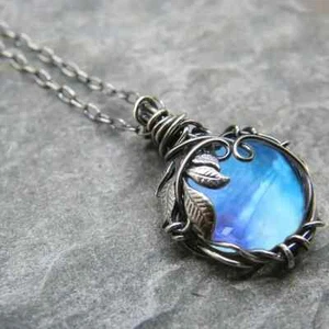 Beautiful Moon Stone Pendant & 18" Necklace! FREE SHIPPING IN THE USA! - Picture 1 of 2
