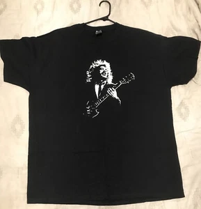 AC/DC- Angus Young Guitar XL Men's Vintage Black Heavy Metal T-Shirt -NEW - Picture 1 of 2