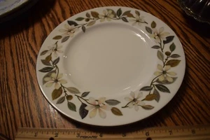 Wedgwood Beaconsfield 8 1/8" Salad Plate English Bone China Floral Silver Trim - Picture 1 of 3