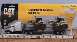 1/64 Caterpillar Semi Hauling Set With Two Caterpillar Challenger 45 Tractors - Picture 1 of 10