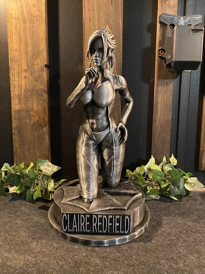 Estatua Resident Evil Claire Redfield 13 pulgadas de alto Foto 1 de 4