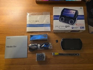 PSP GO PlayStation Portable Black Game Console PSP-N1001 CIB US SELLER - Picture 1 of 13