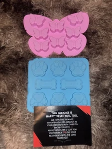 Silicone Molds Dog Paws & Butterflies - Picture 1 of 3