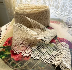 Crochet irlandés de 3" de ancho festoneado hecho a máquina de encaje vintage BTY - Imagen 1 de 5