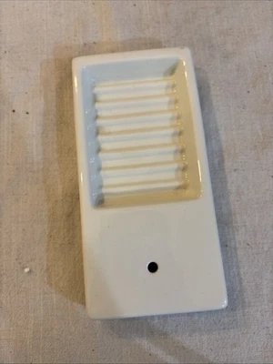 Jabonera/soporte de esponja rectangular Nora Fleming - Mini base retirada - Marfil Foto 1 de 4