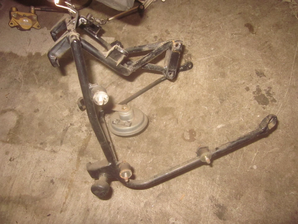 ducati 907 ie paso обтекатель стойка  - Изображение 1 из 1