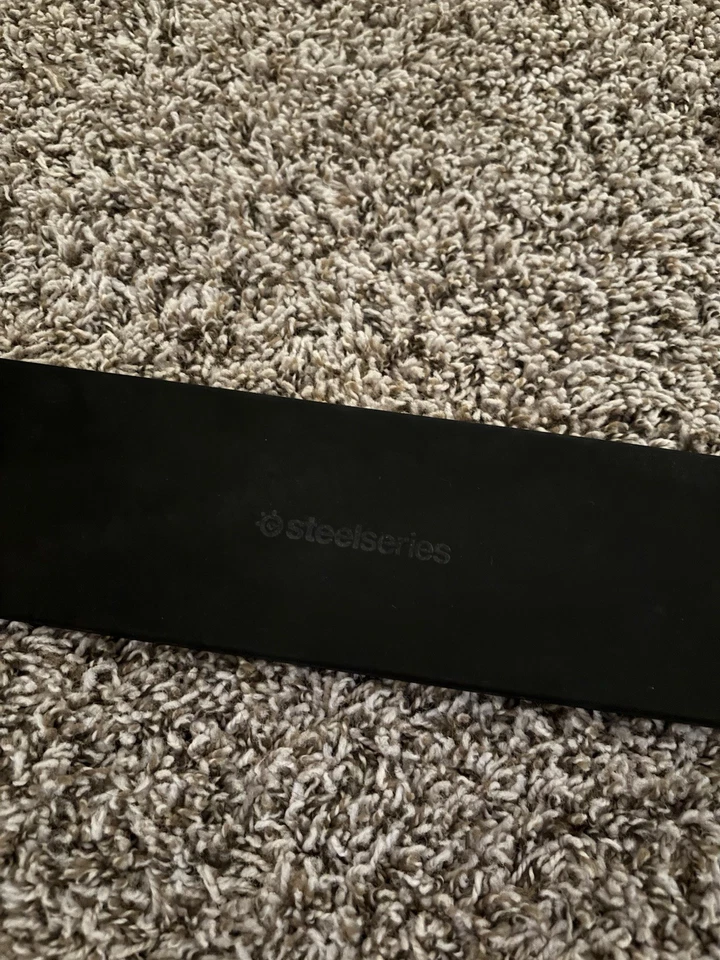 Reposamuñecas magnético SteelSeries Apex Pro TKL NUEVO EN PLÁSTICO NUNCA USADO Foto 1 de 3