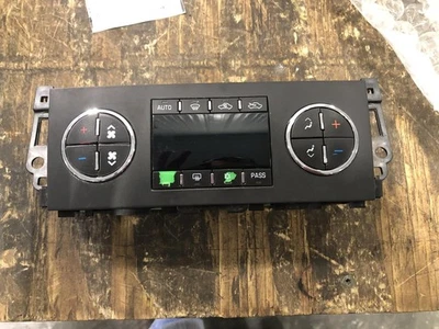 2010-2011 GM 1500-3500 Heat/AC Controller Auto Temp Control **BUTTONS WORN** - Image 1 of 4