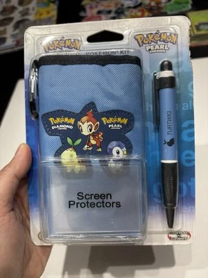 Nintendo 3DS / DSi / DS Lite - Kit Pokemon Diamante y Perla - Azul - Estuche, Stylus Foto 1 de 4