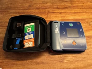 Philips Heartstart Defibrillator FR 2 + - Bild 1 von 8