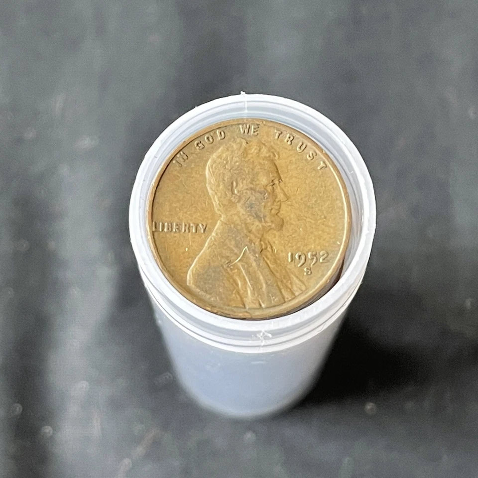 1952 S Lincoln Wheat  Cent Collectible Coin (FINE - VERY FINE) - Image 1 of 1