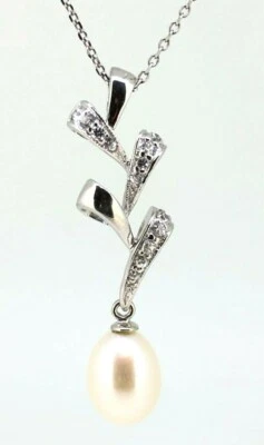 925 Sterling Silver Natural Pearl with Simulated Diamond Pendant &18" chain - Image 1 of 4