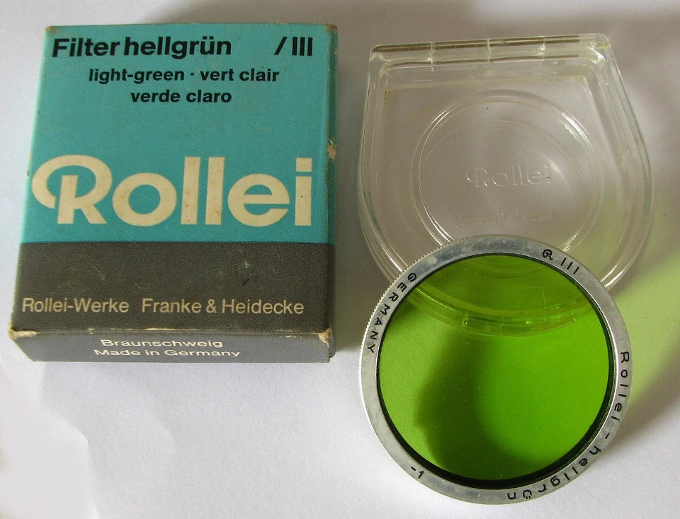 Rolleiflex Bay III Light Green Filter Boxed For 2.8F, 2.8E,2.8B,2.8C, 2.8D,2.8A - Image 1 of 3