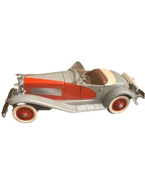 Danbury Mint 1935 Duesenberg SSJ Speedster Red/Gray 1:24 Scale Diecast - Image 1 of 4