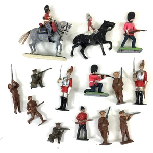 Collection Bundle of Vintage Diecast Toy Soldiers - Picture 1 of 8