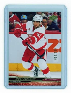 2024-25 Upper Deck Simon Edvinsson UD Exclusives #/100 Detroit Red Wings - Imagen 1 de 2