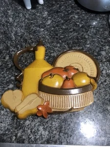 Vintage 1981 Homco Syroco Kitchen Fruit Basket Wall Plaque - Made in U.S.A. - Picture 1 of 6