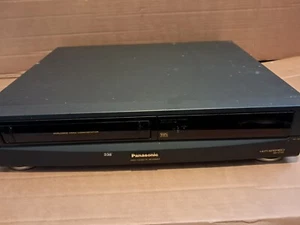 Panasonic NV-F55B VCR VHS Video Cassette Reproductor Grabadora REBOBINADO RUIDOSO - Imagen 1 de 6