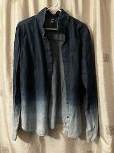 Usada en Excelente Condición Para Mujer Xhilaration Denim Cambray Botón Blusa Ombre Dip Dye Talla XXL XL - Imagen 1 de 4