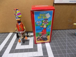 Schyliing Retro DUCK Wind Up Replica Toys, and MG Jagaur I Tricycle - Picture 1 of 11