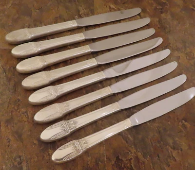 IS First Love Set of 8 Dinner Knives 1847 Rogers Vtg Silverplate Flatware Lot F - Image 1 of 4