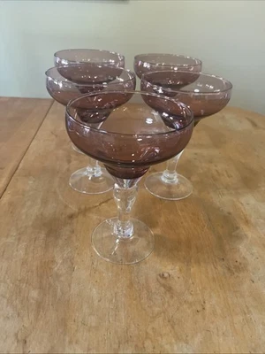 Juego de 5 vasos Margarita tapa púrpura con tallo redondeado transparente soplado a mano pesado Foto 1 de 4
