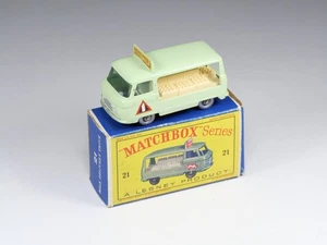 MATCHBOX - 21-C - Commer Milk Float - Delivery Truck - Bottle Decals - En boite - Picture 1 of 9