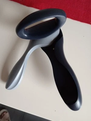 Tupperware Dosenöffner D159 mit Deckelheber. öffnet Dosen ohne scharfe Kanten - Bild 1 von 3