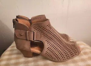 Earth Womens sz 6 D Nubuck Brown Perforated Peep Toe Booties Keri Wide Khaki #16 - Picture 1 of 6